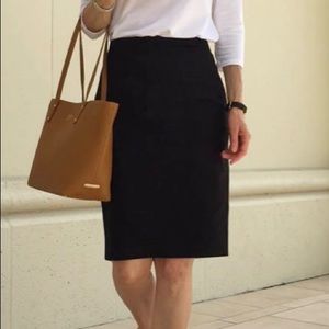 Ann Taylor Black Side Zipper Pencil Skirt - Size 6